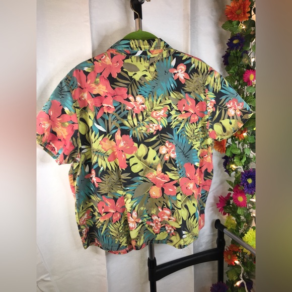 Sag Harbor Sport | Women’s Short Sleeve Tropical Pattern Button Down Blouse Top - Picture 8 of 9